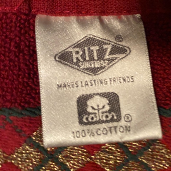 2 Vintage RITZ Cotton Christmas Hand Towels - Picture 3 of 3